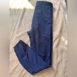 Under Armour Navy Blue Cropped Leggings Size Small 22”Inseam